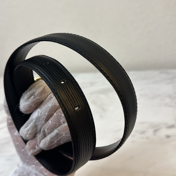 Authentic Louis Vuitton Epi Ceinture Leather 110/44 belt - Picture 14 of 14